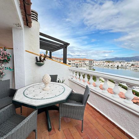 Apartamento Gran Lago Con Vistas Al Canal เอมปูเรียบราบา ภายนอก รูปภาพ
