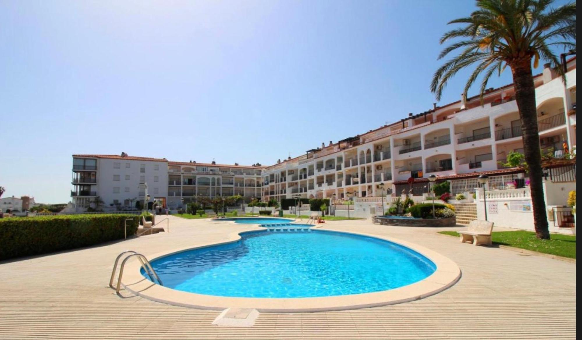Apartamento Gran Lago Con Vistas Al Canal เอมปูเรียบราบา ภายนอก รูปภาพ